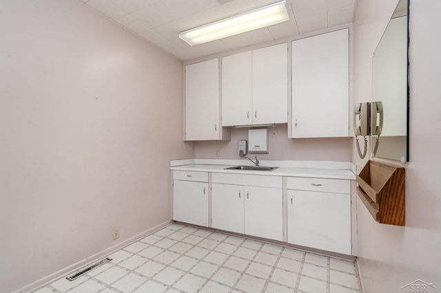 1236 N Michigan Avenue, Saginaw, MI 48602