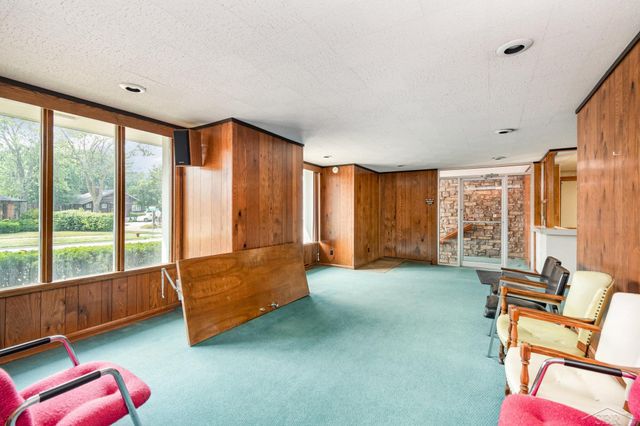 1236 N Michigan Avenue, Saginaw, MI 48602