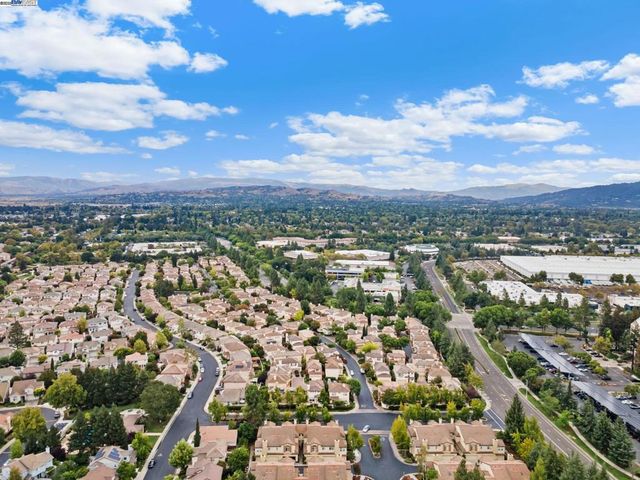 4052 Ghiotti Ct, Pleasanton, CA 94588