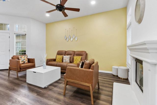 4052 Ghiotti Ct, Pleasanton, CA 94588