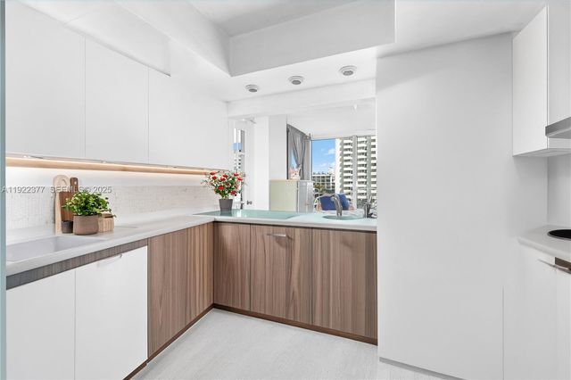 2655 Collins Ave 603, Miami Beach, FL 33140