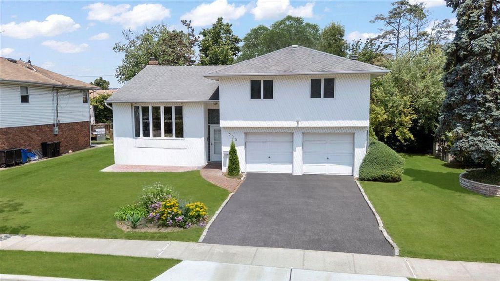 605 Prescott Place, Valley Stream, NY 11581