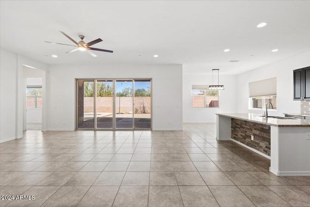 11856 W LONE TREE Trail, Peoria, AZ 85383