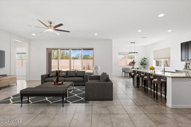 11856 W LONE TREE Trail, Peoria, AZ 85383