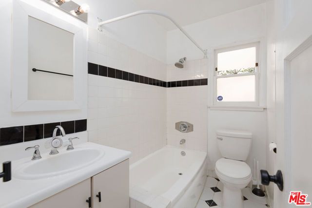 1133 26TH Street A, Santa Monica, CA 90403