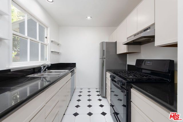 1133 26TH Street A, Santa Monica, CA 90403