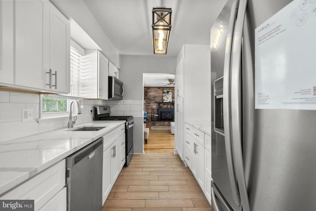 Image 11 of property listing at 1108 GRANDIN AVE, Rockville, MD 20851