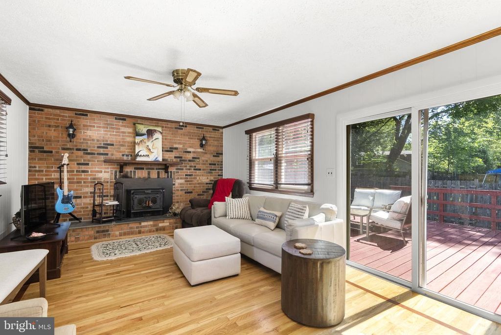 Image 13 of property listing at 1108 GRANDIN AVE, Rockville, MD 20851