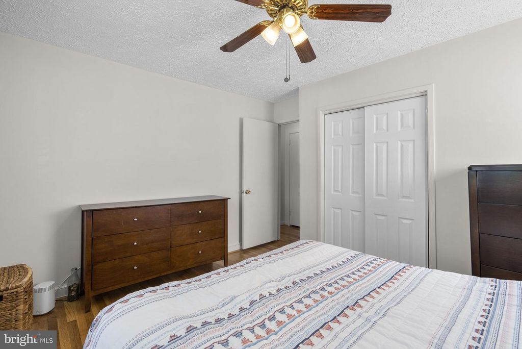 Image 18 of property listing at 1108 GRANDIN AVE, Rockville, MD 20851