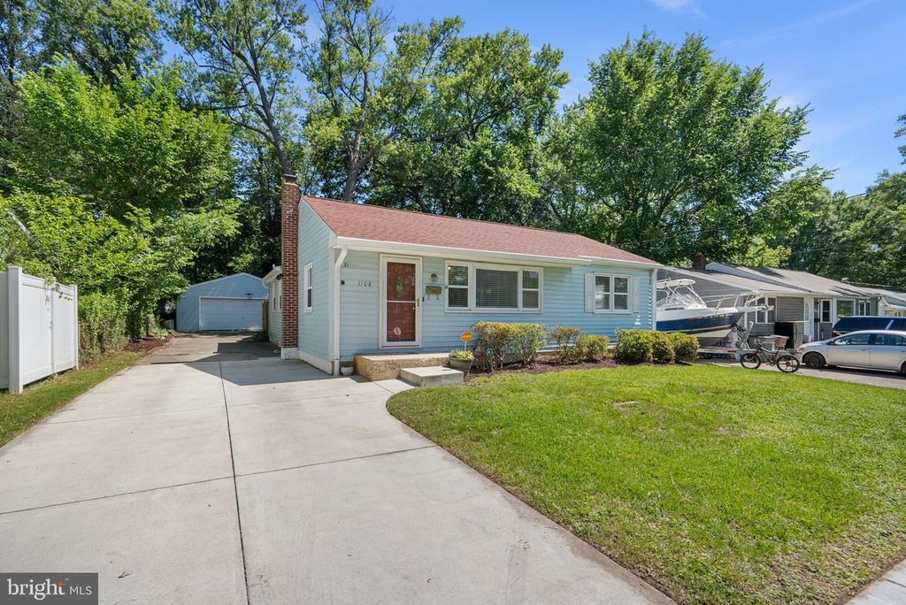 Image 2 of property listing at 1108 GRANDIN AVE, Rockville, MD 20851