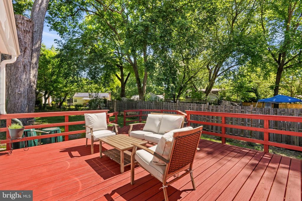 Image 27 of property listing at 1108 GRANDIN AVE, Rockville, MD 20851
