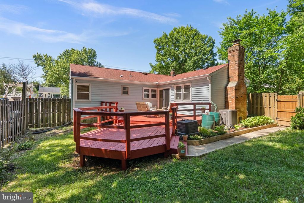 Image 28 of property listing at 1108 GRANDIN AVE, Rockville, MD 20851