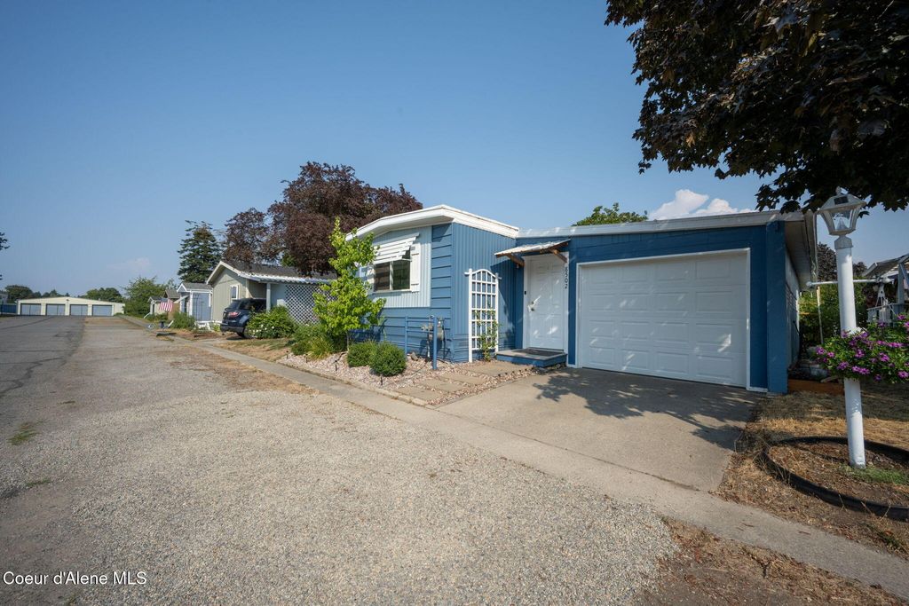 8502 N SUNNY LN, Hayden, ID 83835