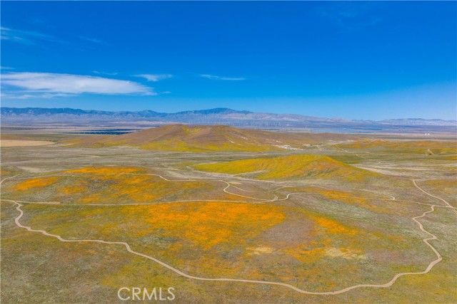 46472 Kings Canyon Rd, Lancaster, CA 93536
