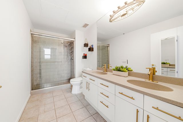 3500 S Sangamon Street 415, Chicago, IL 60609