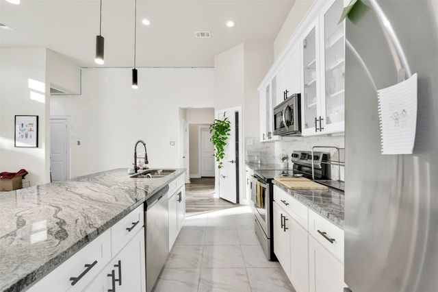 4621 Collins Avenue, Dallas, TX 75210