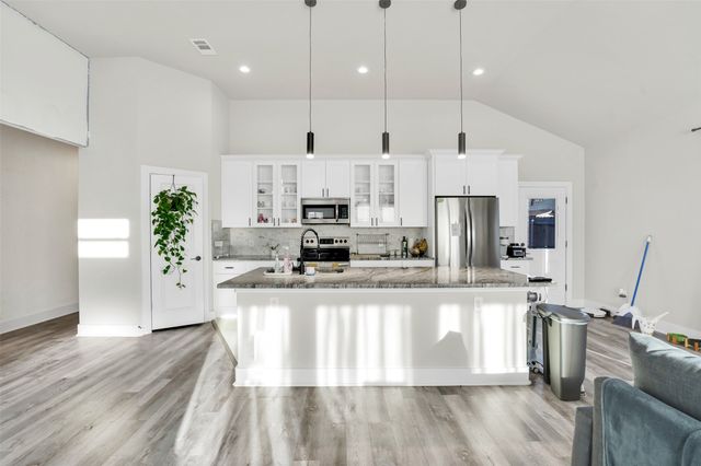 4621 Collins Avenue, Dallas, TX 75210