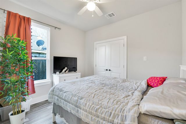 4621 Collins Avenue, Dallas, TX 75210