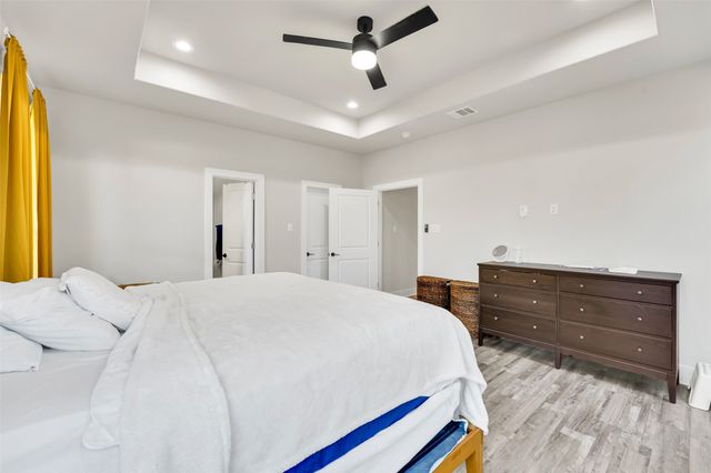 4621 Collins Avenue, Dallas, TX 75210