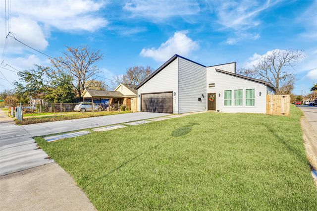 4621 Collins Avenue, Dallas, TX 75210