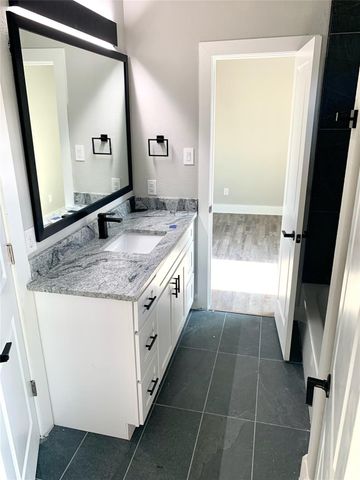 4621 Collins Avenue, Dallas, TX 75210