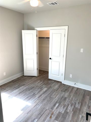 4621 Collins Avenue, Dallas, TX 75210