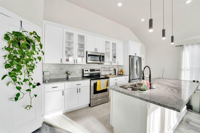 4621 Collins Avenue, Dallas, TX 75210