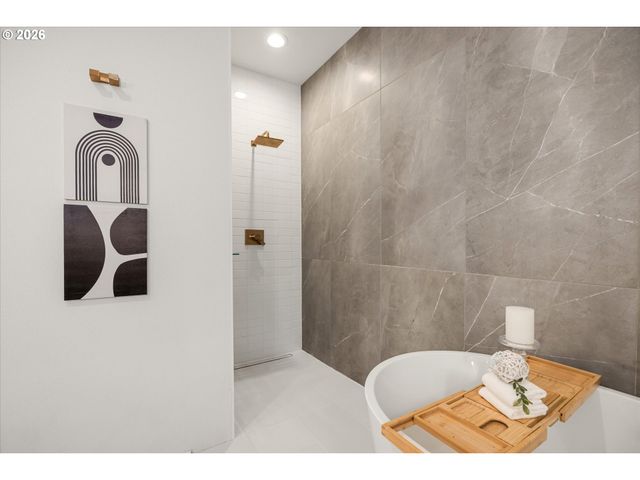 1931 Nw 113TH Ave, Portland, OR 97229