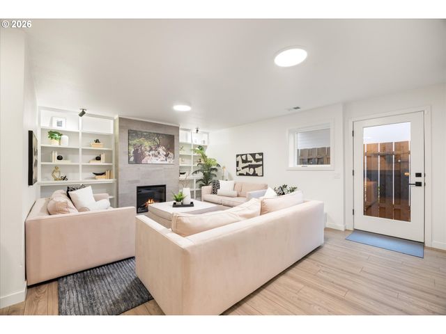 1931 Nw 113TH Ave, Portland, OR 97229