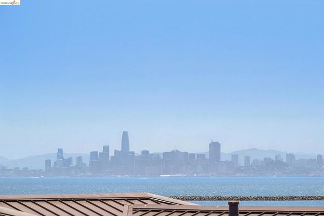 16 Sea Star Ct, Richmond, CA 94801