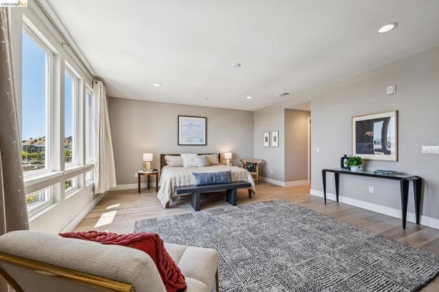16 Sea Star Ct, Richmond, CA 94801