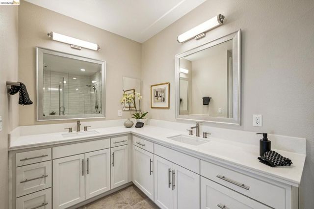 16 Sea Star Ct, Richmond, CA 94801