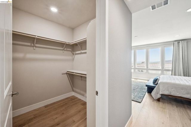 16 Sea Star Ct, Richmond, CA 94801