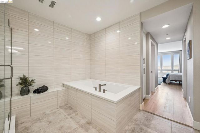 16 Sea Star Ct, Richmond, CA 94801