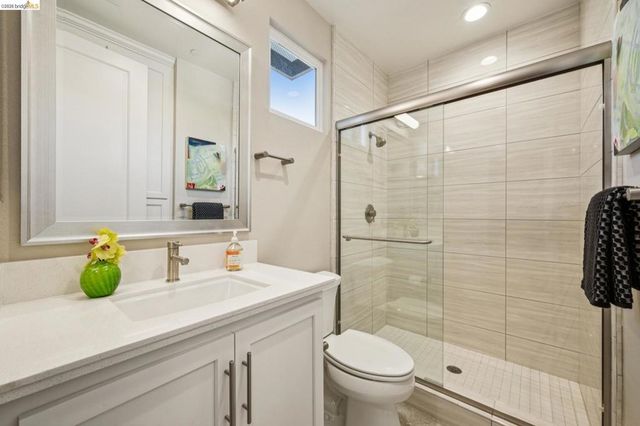 16 Sea Star Ct, Richmond, CA 94801
