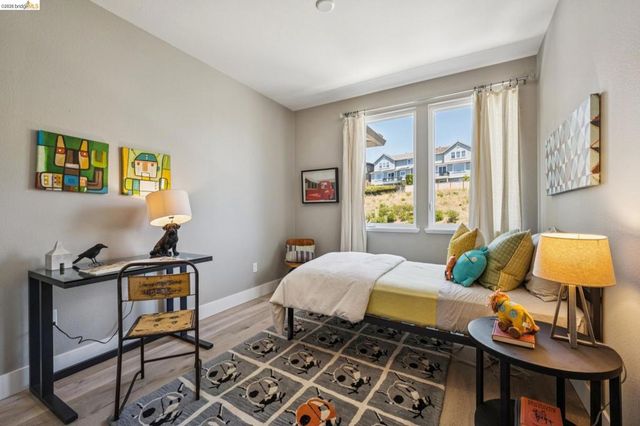 16 Sea Star Ct, Richmond, CA 94801