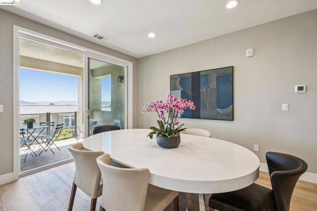 16 Sea Star Ct, Richmond, CA 94801