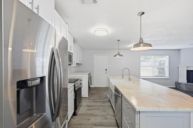 109 N Heights Drive, Crowley, TX 76036