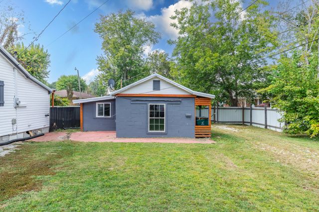 114 N Pine St, Hohenwald, TN 38462