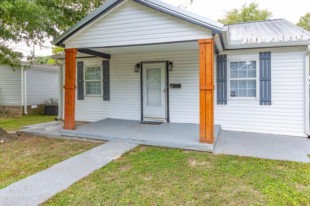 114 N Pine St, Hohenwald, TN 38462