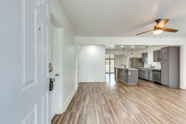 114 N Pine St, Hohenwald, TN 38462