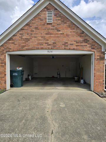 924 Remington Cove, Southaven, MS 38671