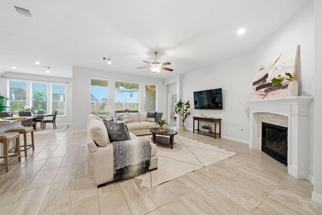 14051 Dunsmore Landing Drive, Houston, TX 77059