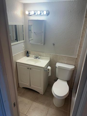 128 NORWICH F, West Palm Beach, FL 33417