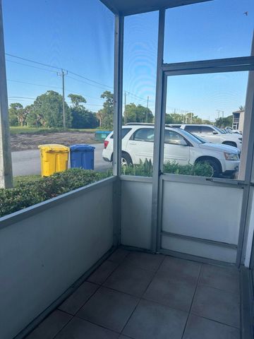 128 NORWICH F, West Palm Beach, FL 33417