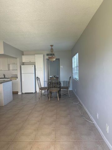 128 NORWICH F, West Palm Beach, FL 33417