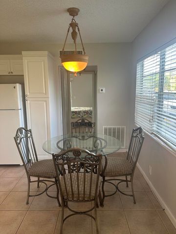 128 NORWICH F, West Palm Beach, FL 33417