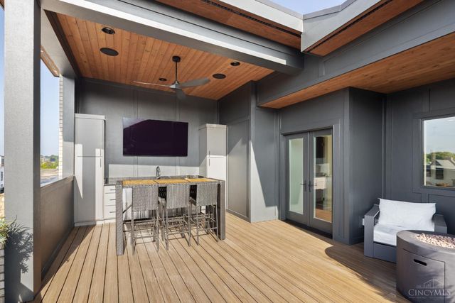 2920 Three Oaks Lane, Cincinnati, OH 45209