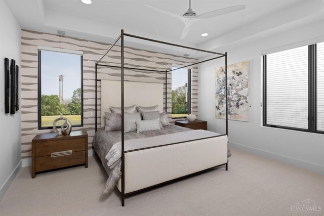 2920 Three Oaks Lane, Cincinnati, OH 45209