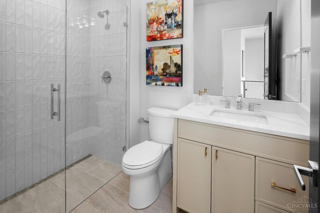 2920 Three Oaks Lane, Cincinnati, OH 45209